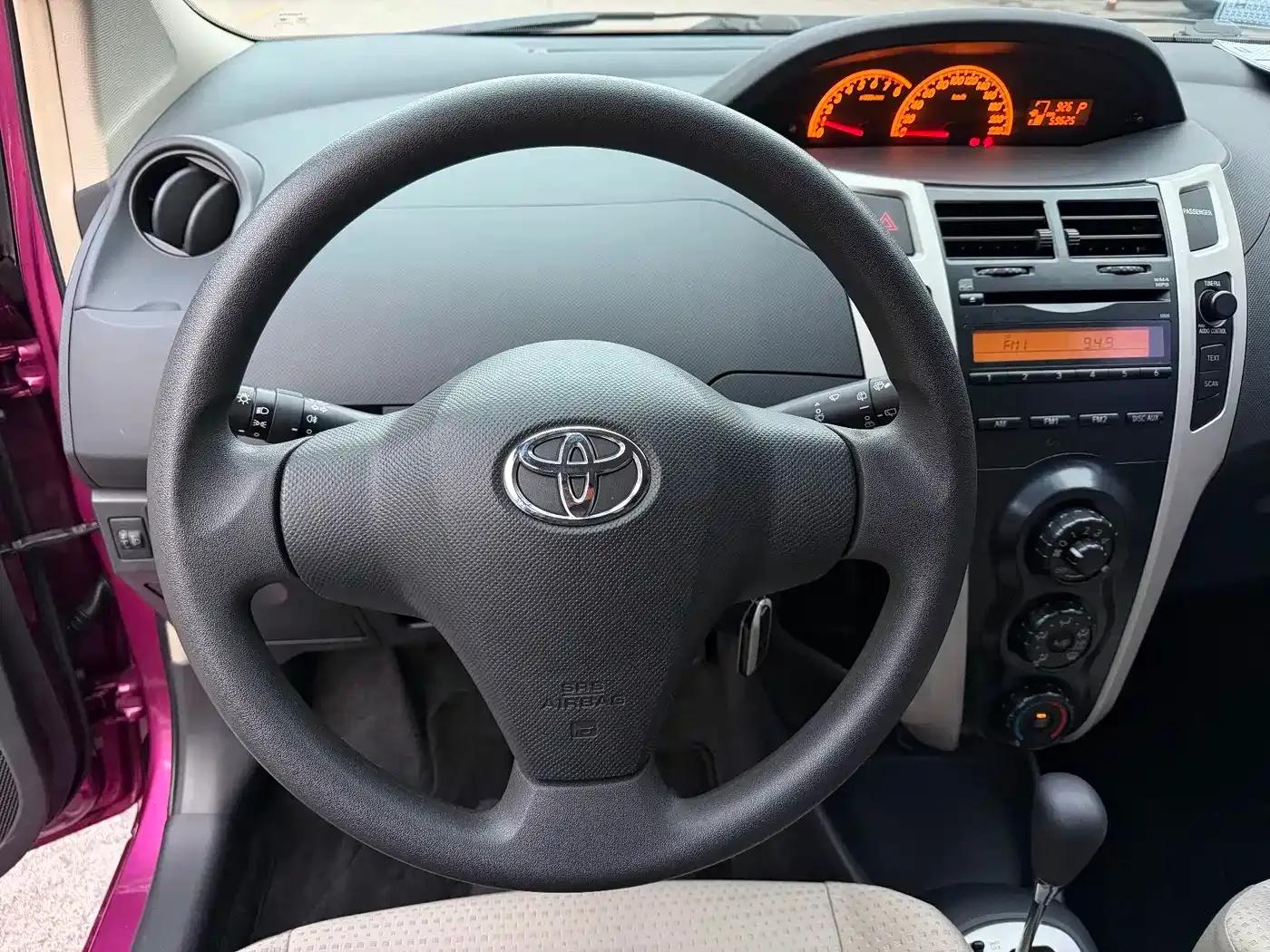 2011 Toyota Yaris 1.6E Automatic Dynamic Edition — миниатюра 7
