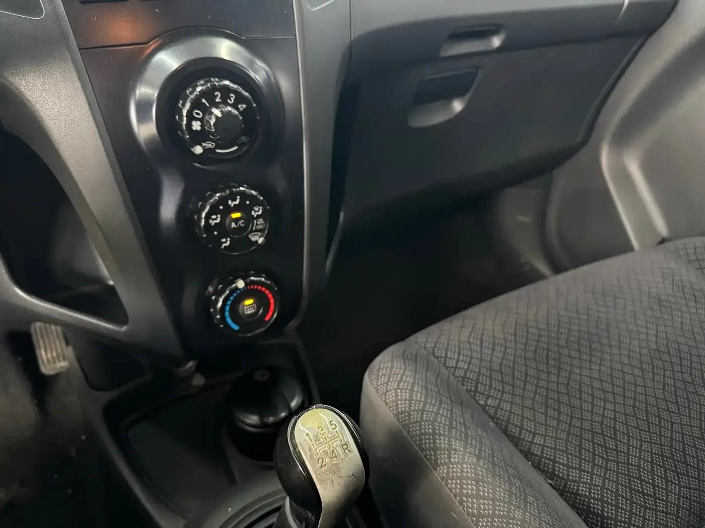 2008 Toyota Yaris 1.6RS Manual Supreme Edition — миниатюра 8