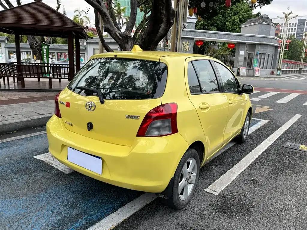 2011 Toyota Yaris 1.6E Automatic Dynamic Edition — миниатюра 6