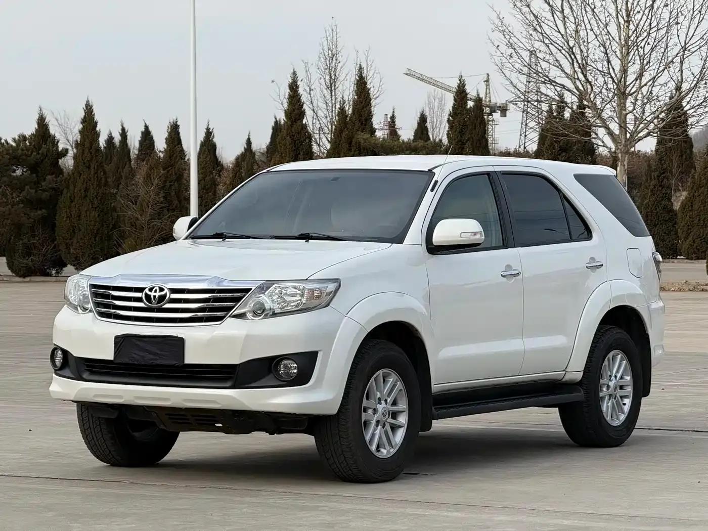 Fortuner 2016 2.7L Middle East Edition — миниатюра 1