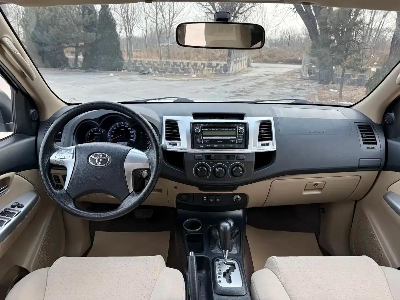Fortuner 2016 2.7L Middle East Edition — миниатюра 14