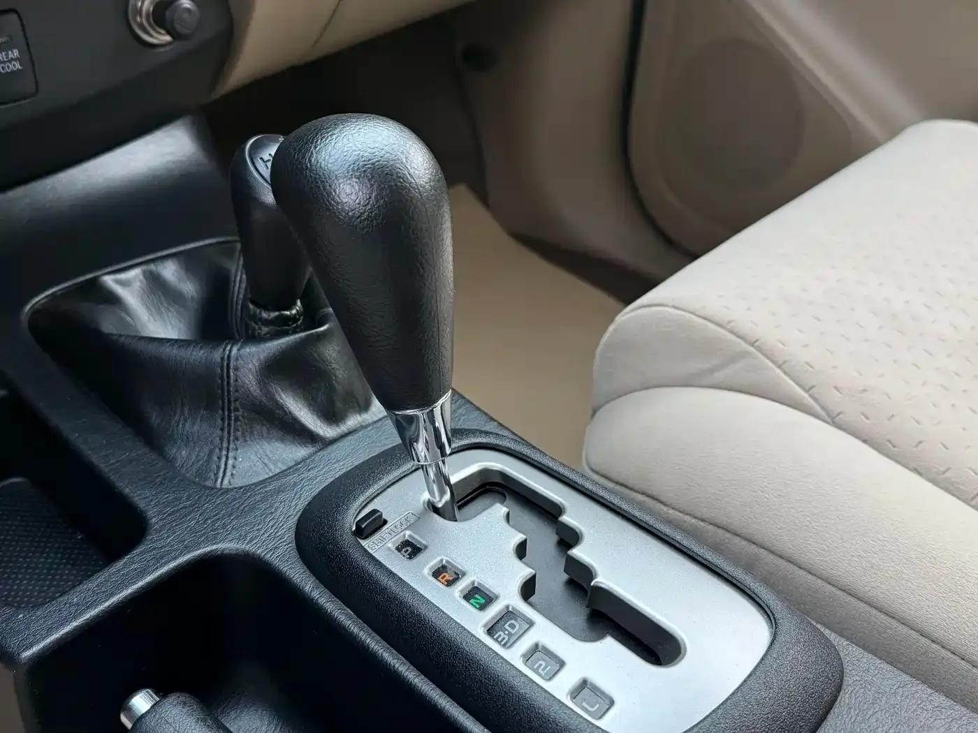 Fortuner 2016 2.7L Middle East Edition — миниатюра 17