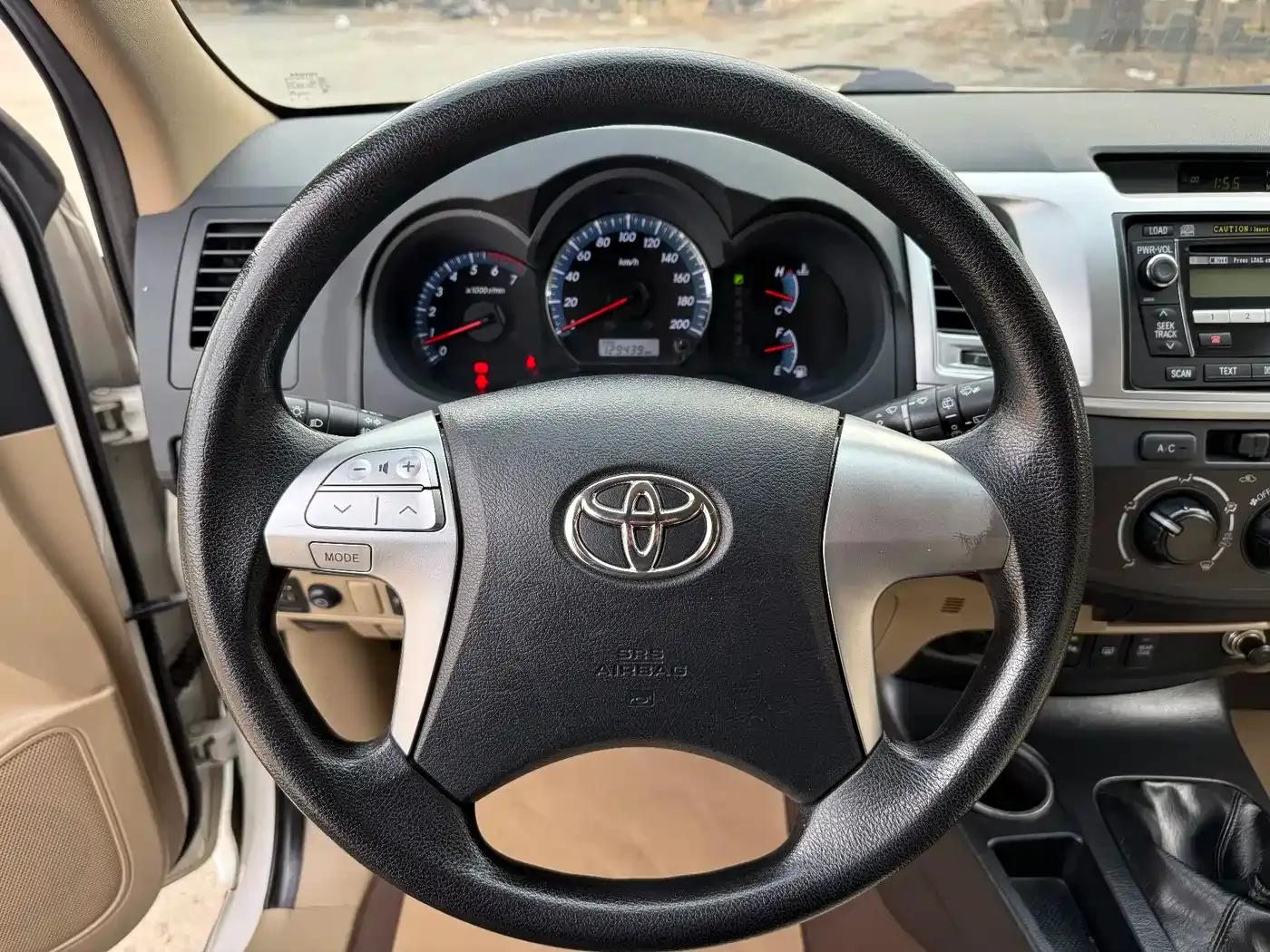Fortuner 2016 2.7L Middle East Edition — миниатюра 19