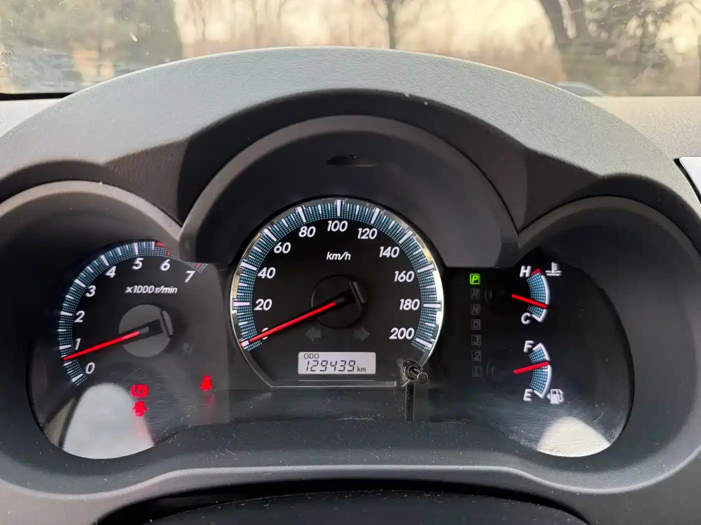 Fortuner 2016 2.7L Middle East Edition — миниатюра 20