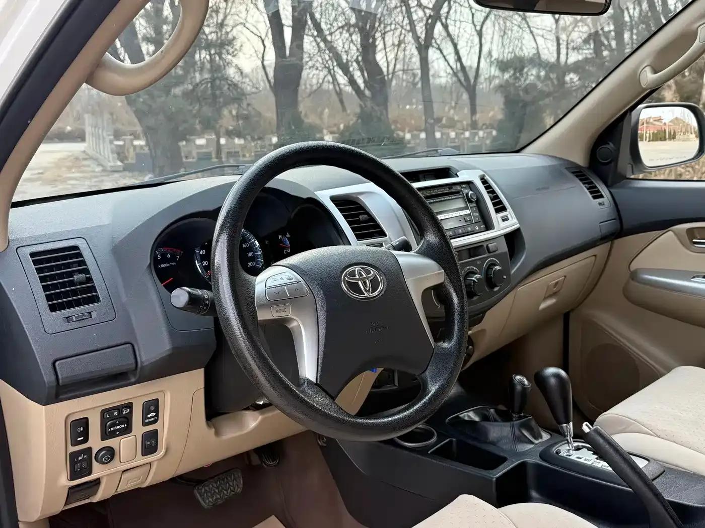 Fortuner 2016 2.7L Middle East Edition — миниатюра 10