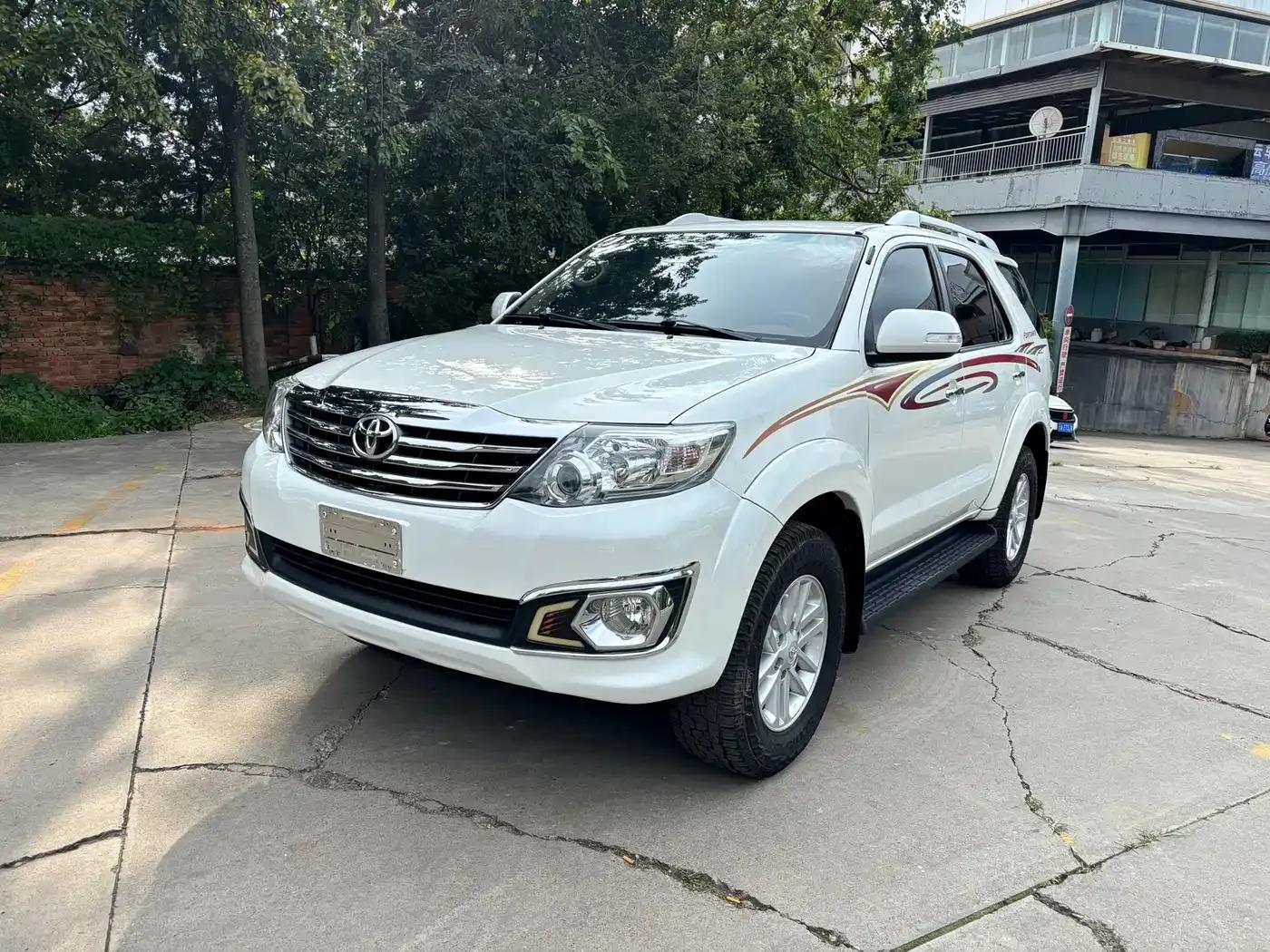 Fortuner 2013 2.7L Automatic — миниатюра 1