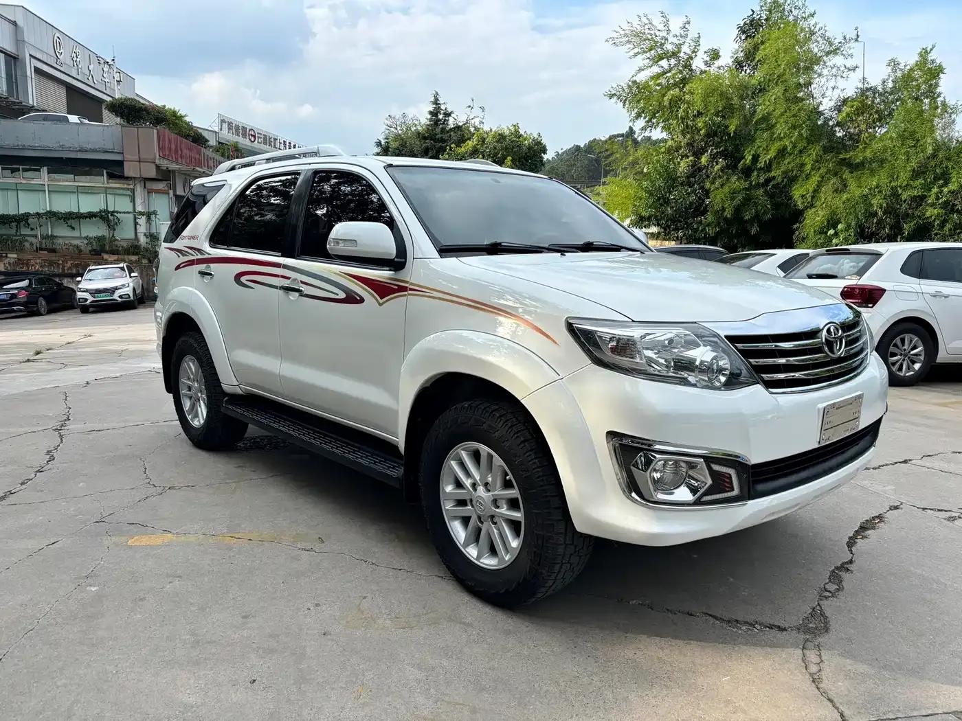 Fortuner 2013 2.7L Automatic — миниатюра 3