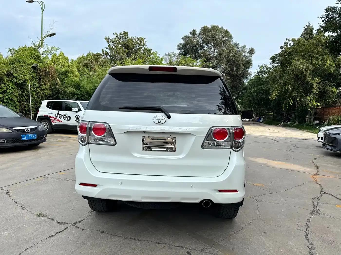 Fortuner 2013 2.7L Automatic — миниатюра 5