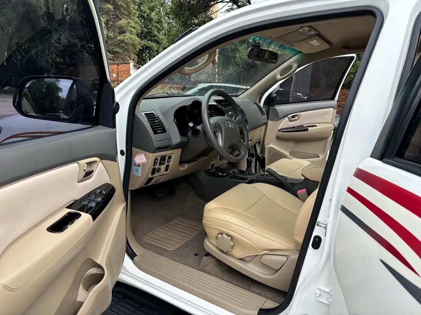 Fortuner 2013 2.7L Automatic — миниатюра 8