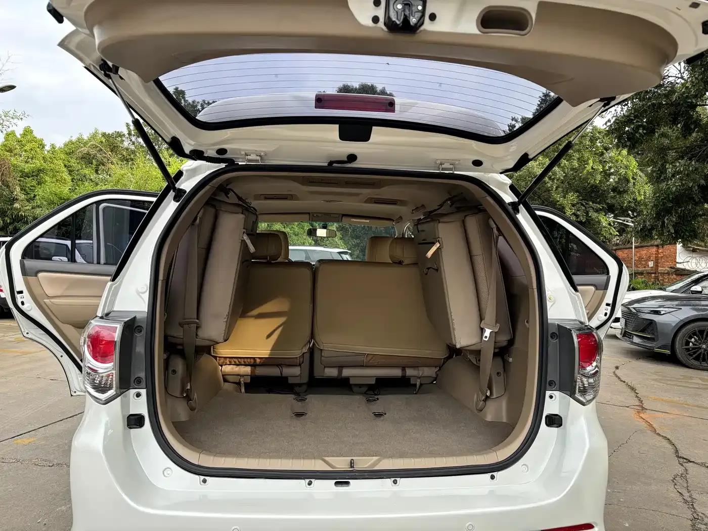 Fortuner 2013 2.7L Automatic — миниатюра 10