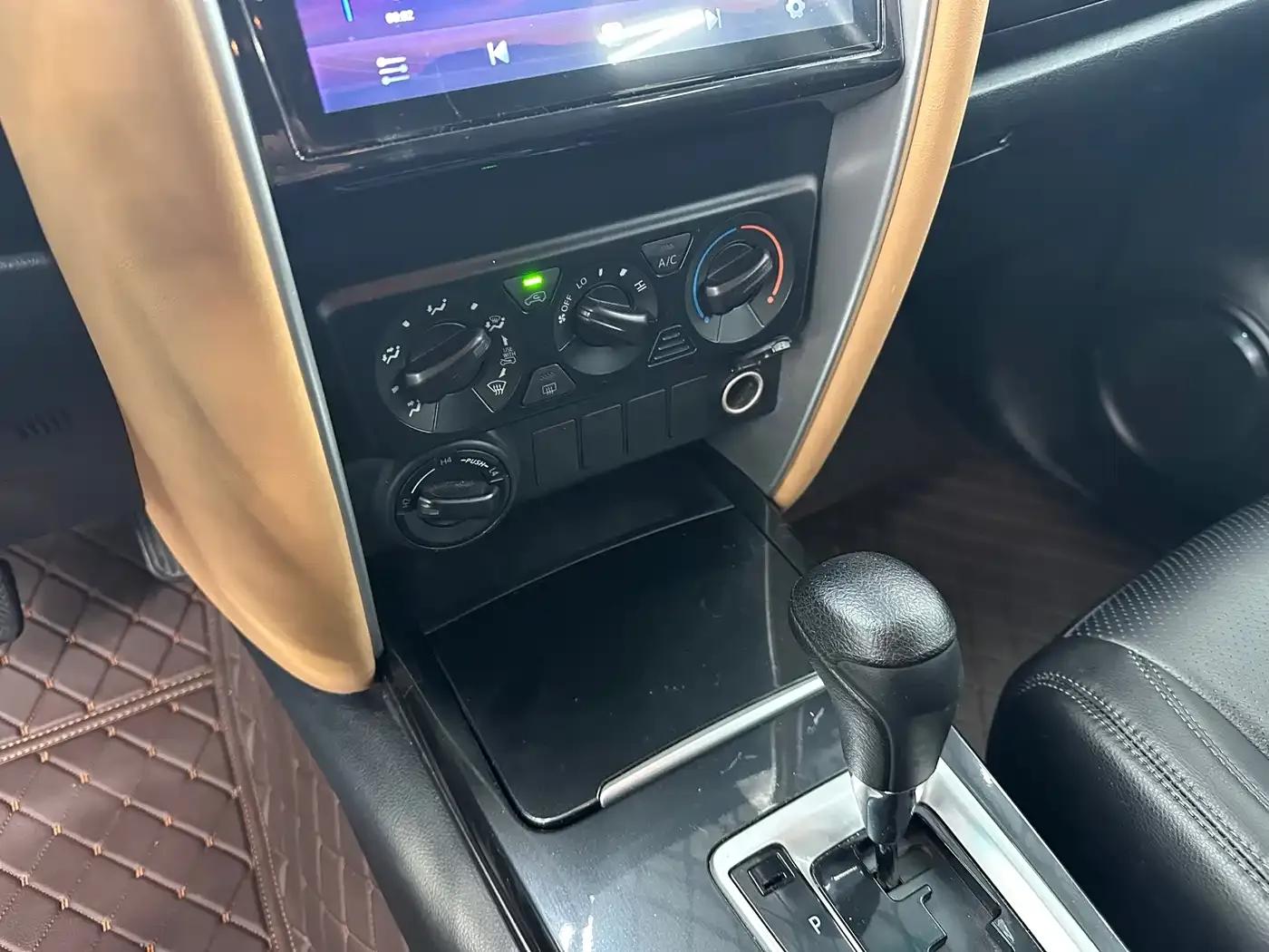 Fortuner 2017 2.7L Middle East Edition — миниатюра 16