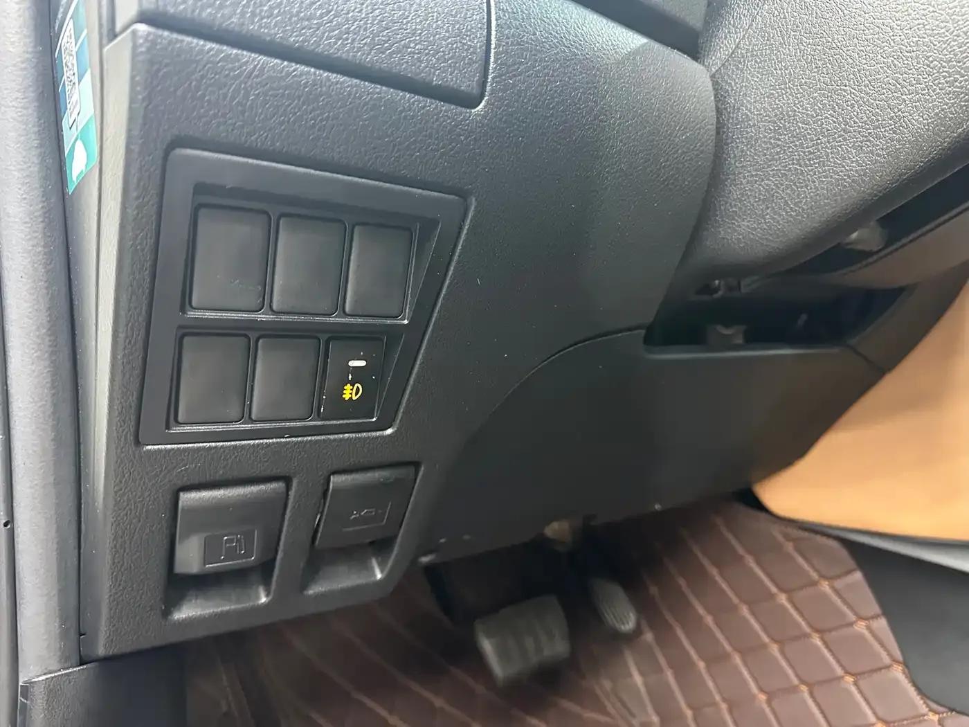 Fortuner 2017 2.7L Middle East Edition — миниатюра 21