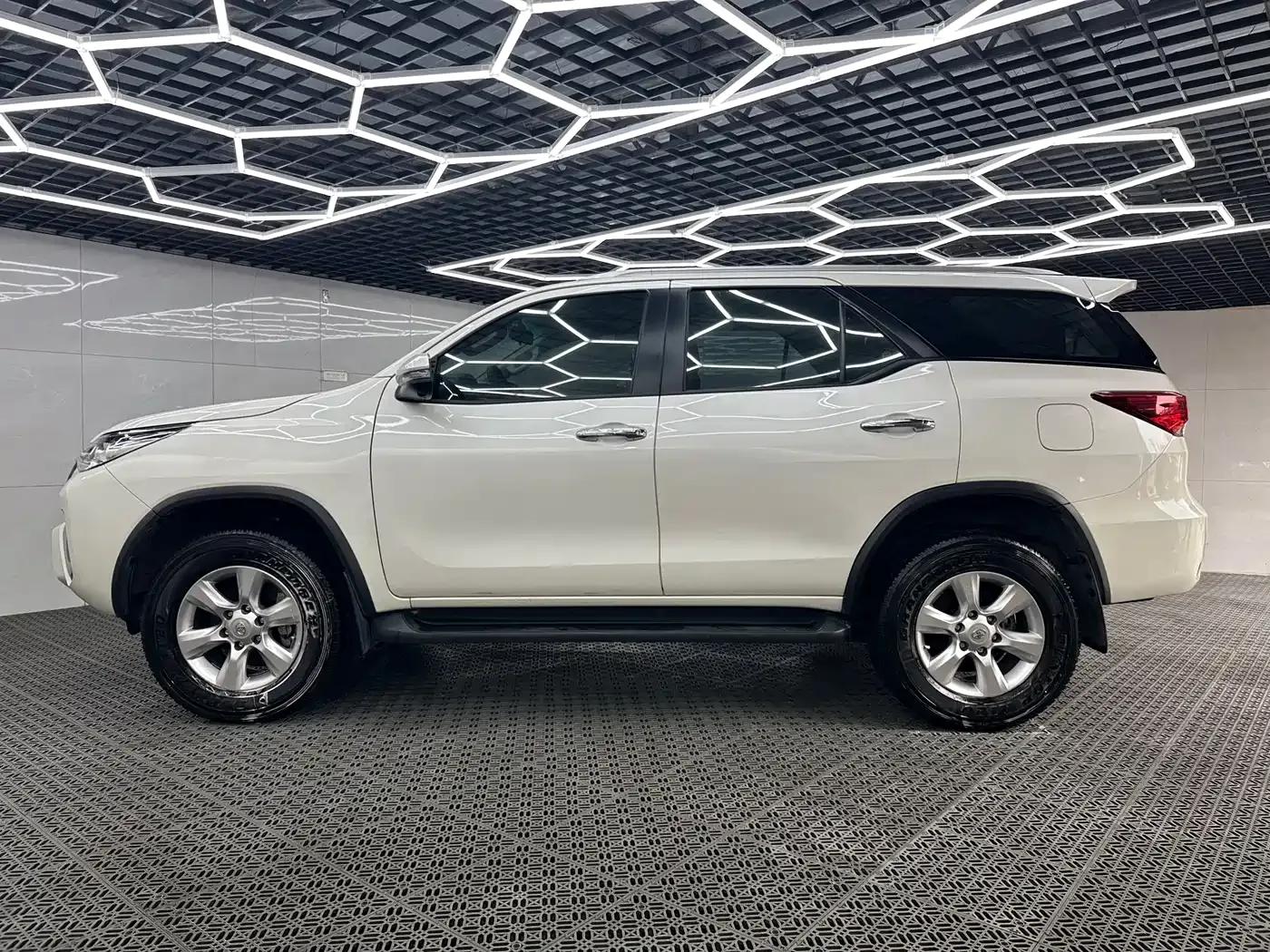 Fortuner 2017 2.7L Middle East Edition — миниатюра 5