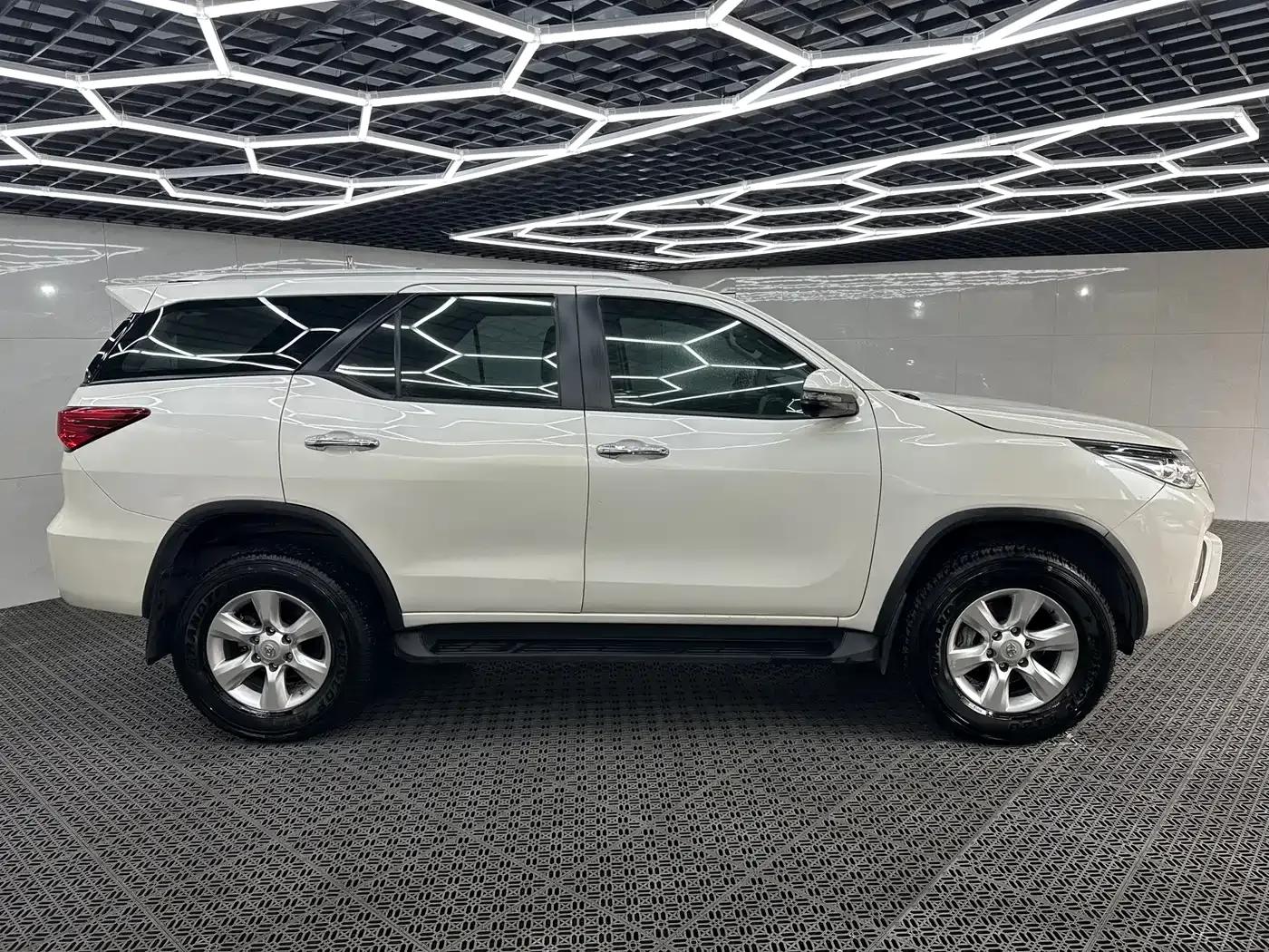 Fortuner 2017 2.7L Middle East Edition — миниатюра 6