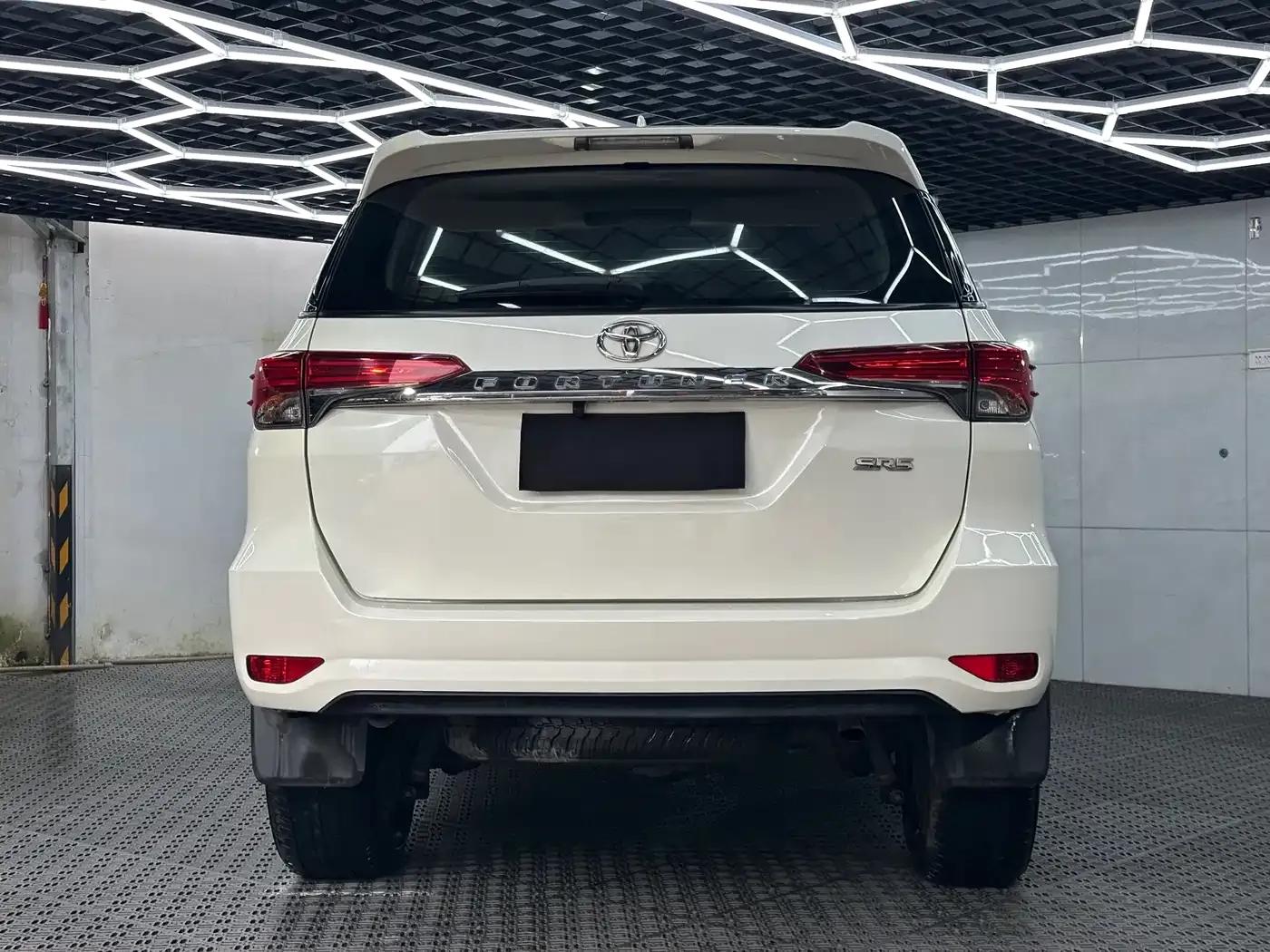 Fortuner 2017 2.7L Middle East Edition — миниатюра 7