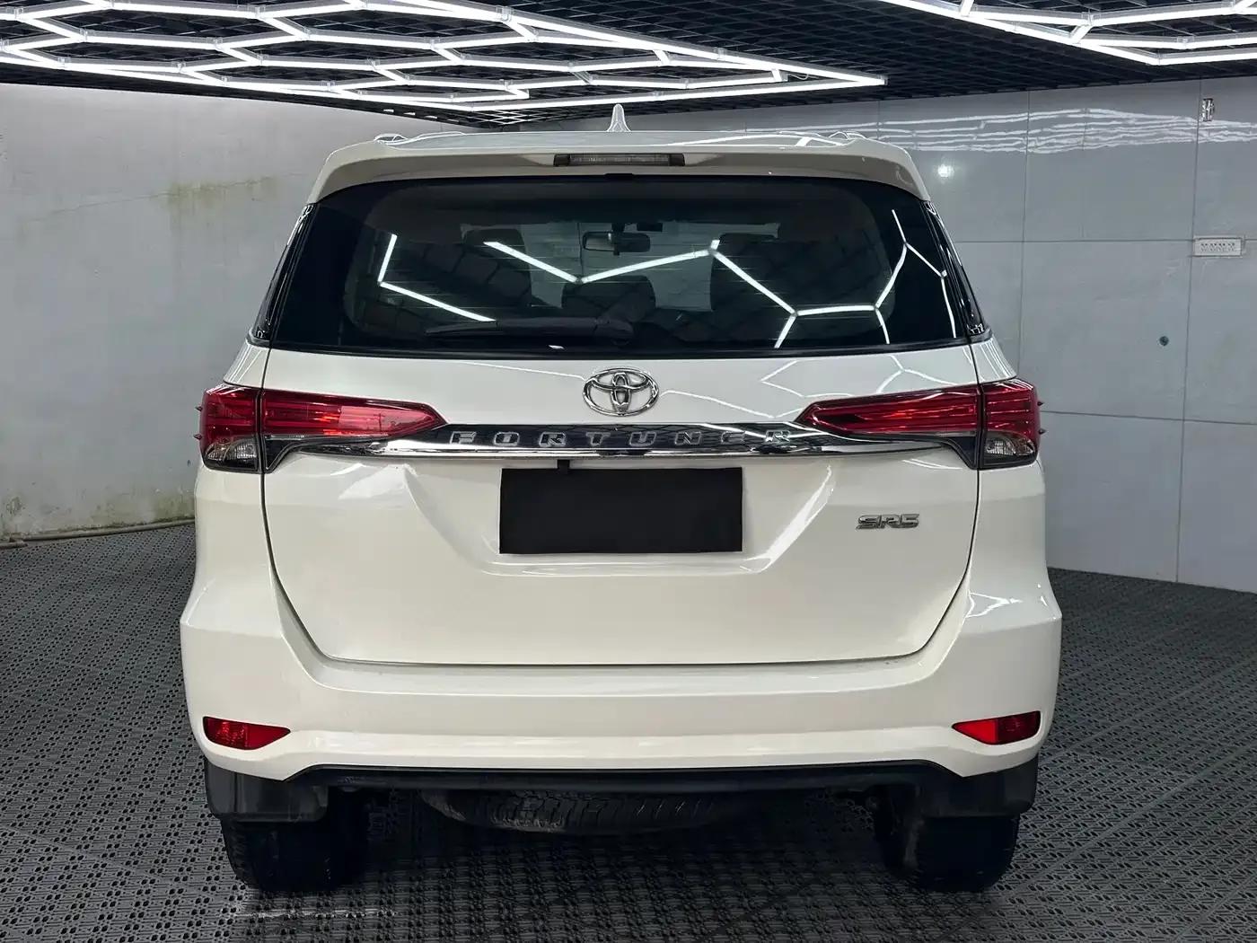 Fortuner 2017 2.7L Middle East Edition — миниатюра 10