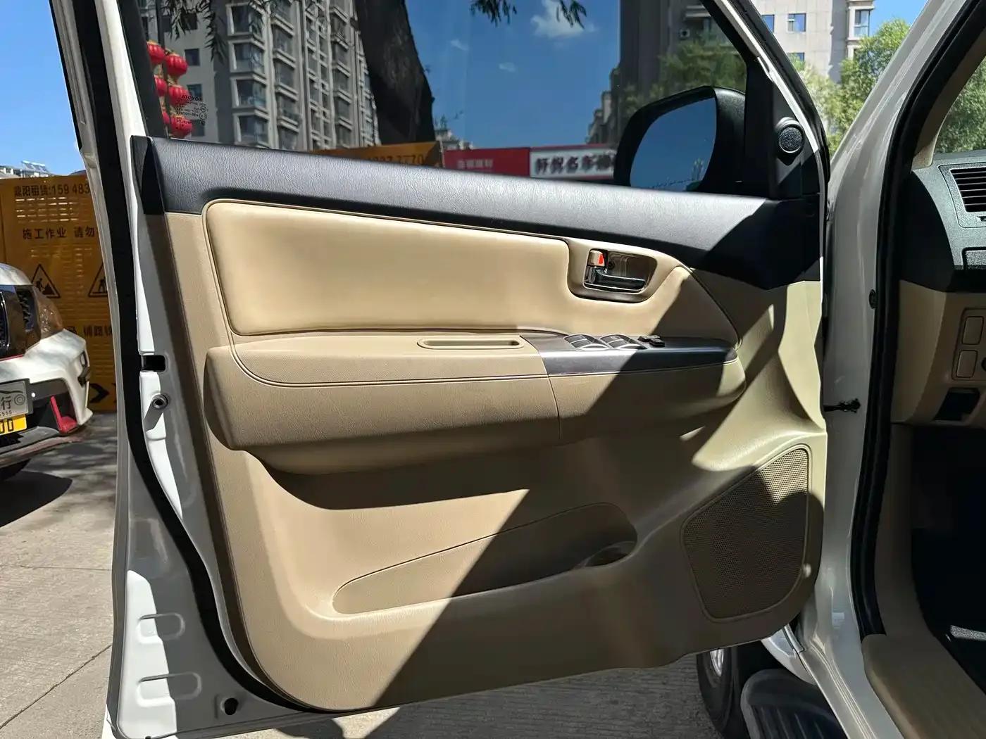 Fortuner 2015 2.7L Standard Edition — миниатюра 15