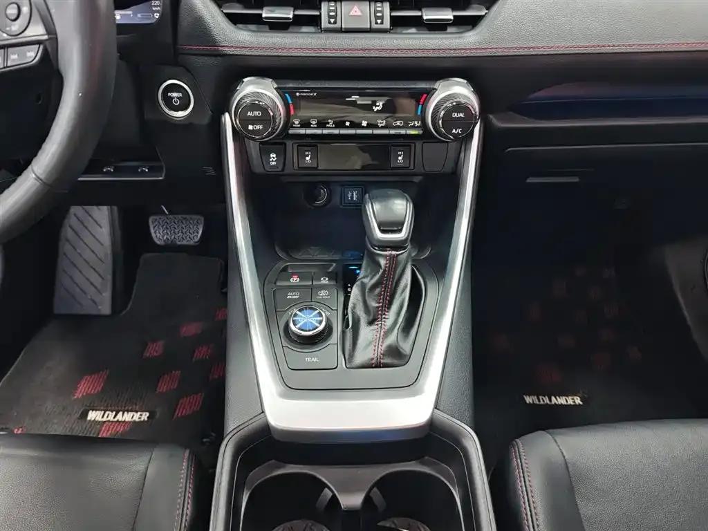 Highlander New Energy 2023 High-Performance Edition 2.5L AWD Exhilarating Version — миниатюра 17