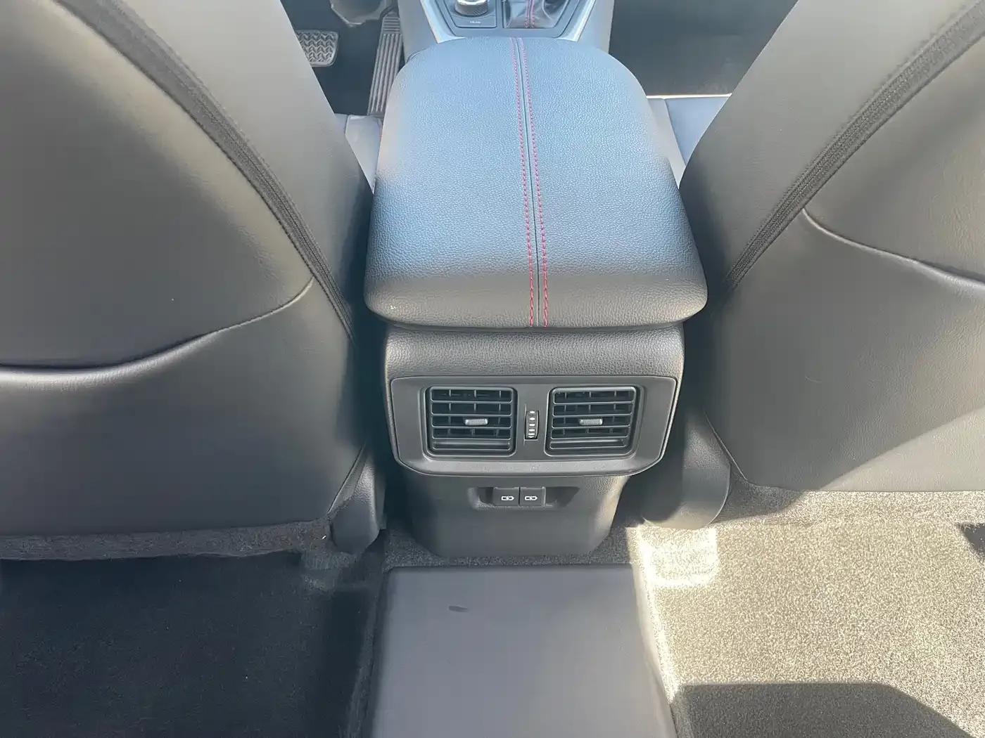 Highlander New Energy 2023 High-Performance Edition 2.5L AWD Exhilarating Version — миниатюра 13