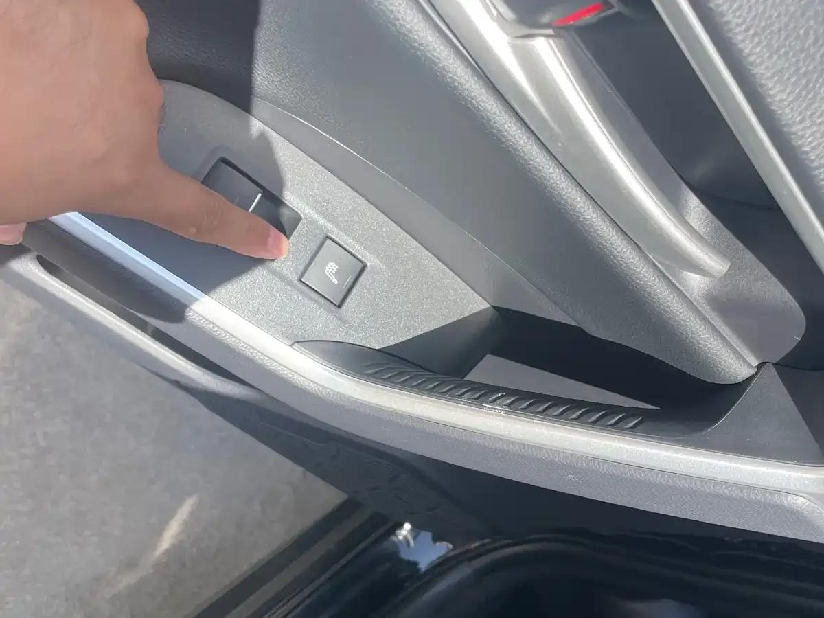 Highlander New Energy 2023 High-Performance Edition 2.5L AWD Exhilarating Version — миниатюра 16