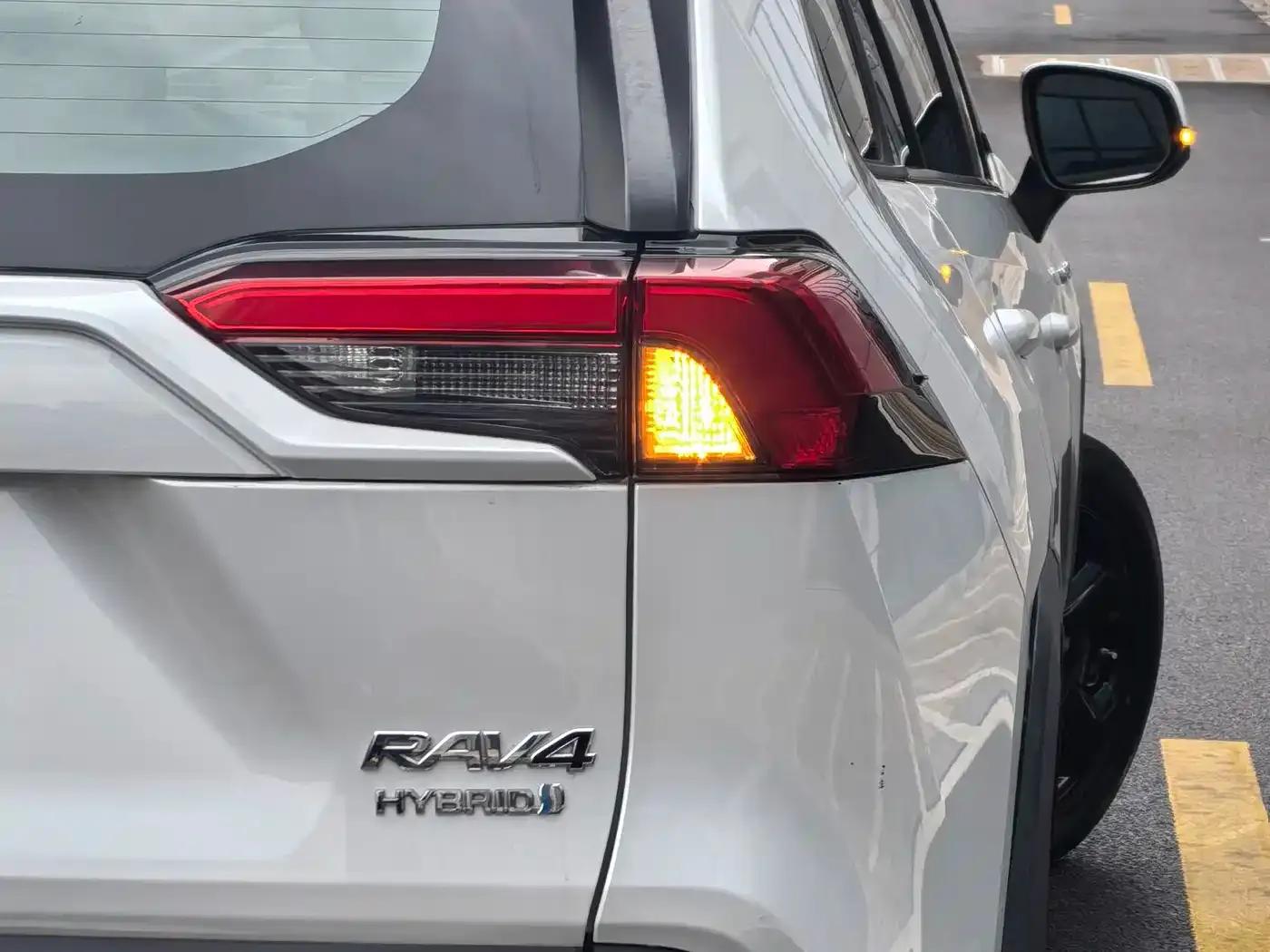 RAV4 Hybrid E+ 2021 2.5L 2WD Elite Pro — миниатюра 19