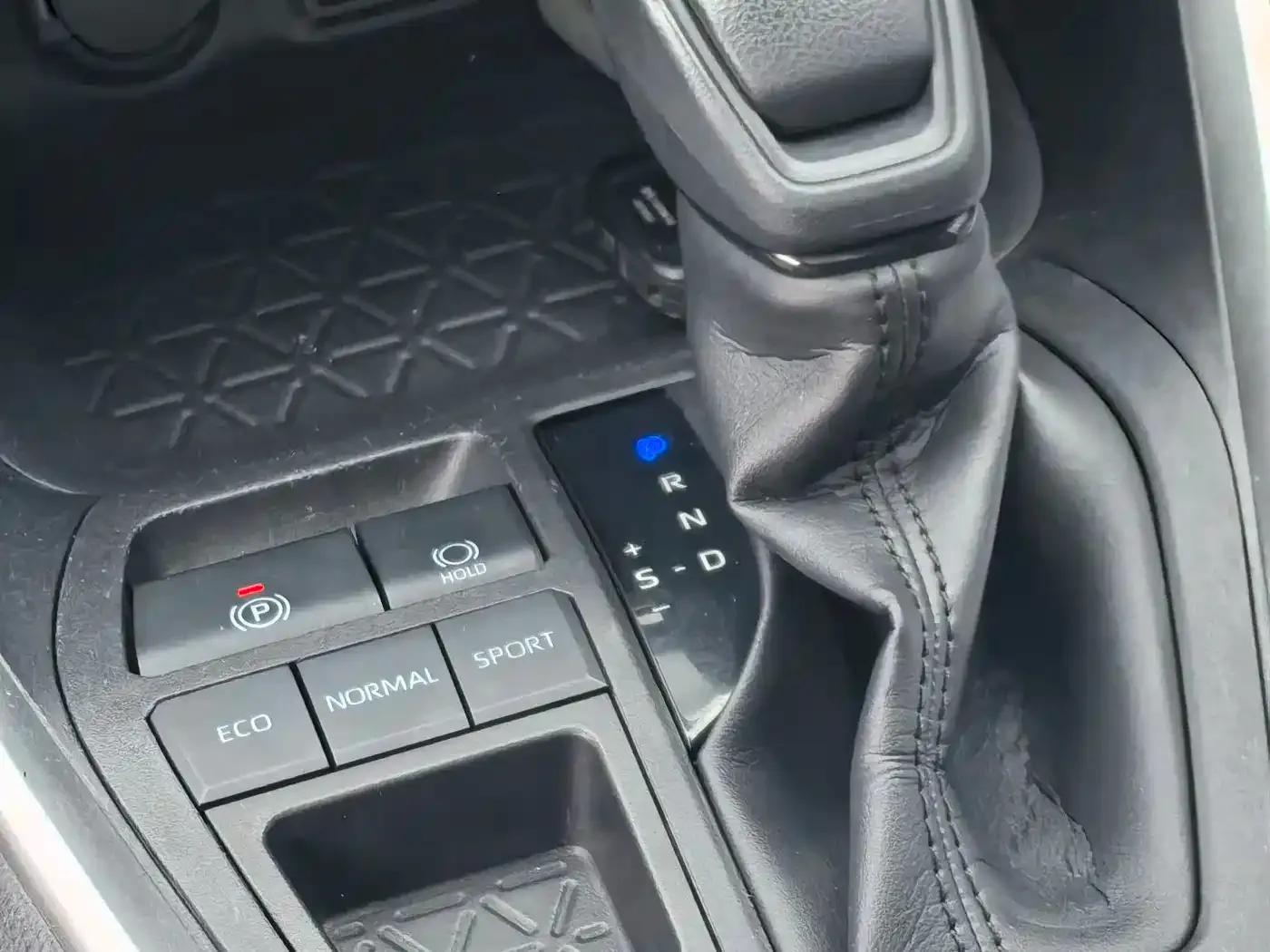RAV4 Hybrid E+ 2021 2.5L 2WD Elite Pro — миниатюра 8