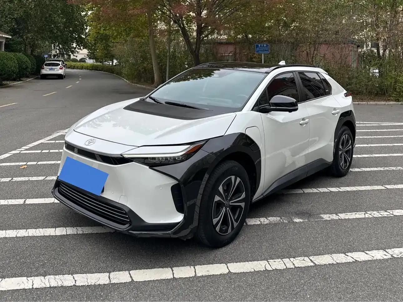 FAW Toyota bZ4X 2022 Two-Wheel Drive Long Range PRO Edition — миниатюра 1