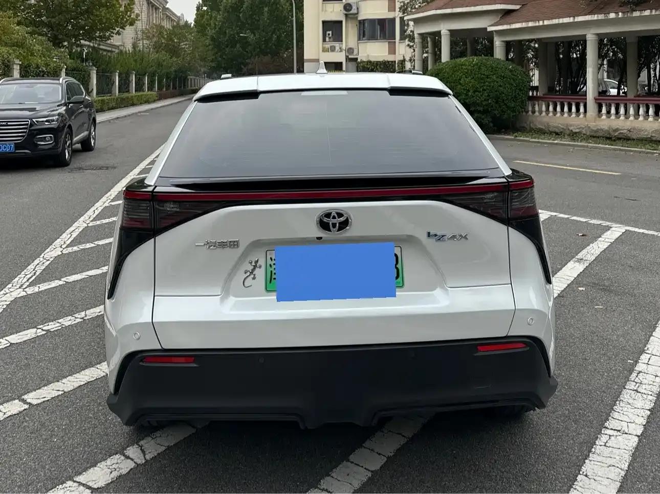 FAW Toyota bZ4X 2022 Two-Wheel Drive Long Range PRO Edition — миниатюра 4