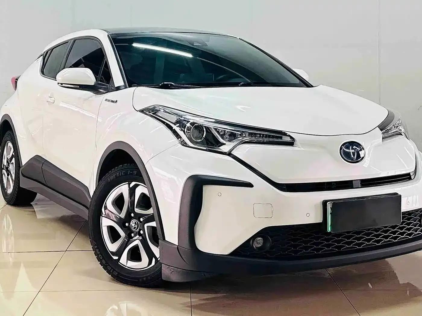 Toyota C-HR EV 2020 Luxury Sunroof Edition — миниатюра 3