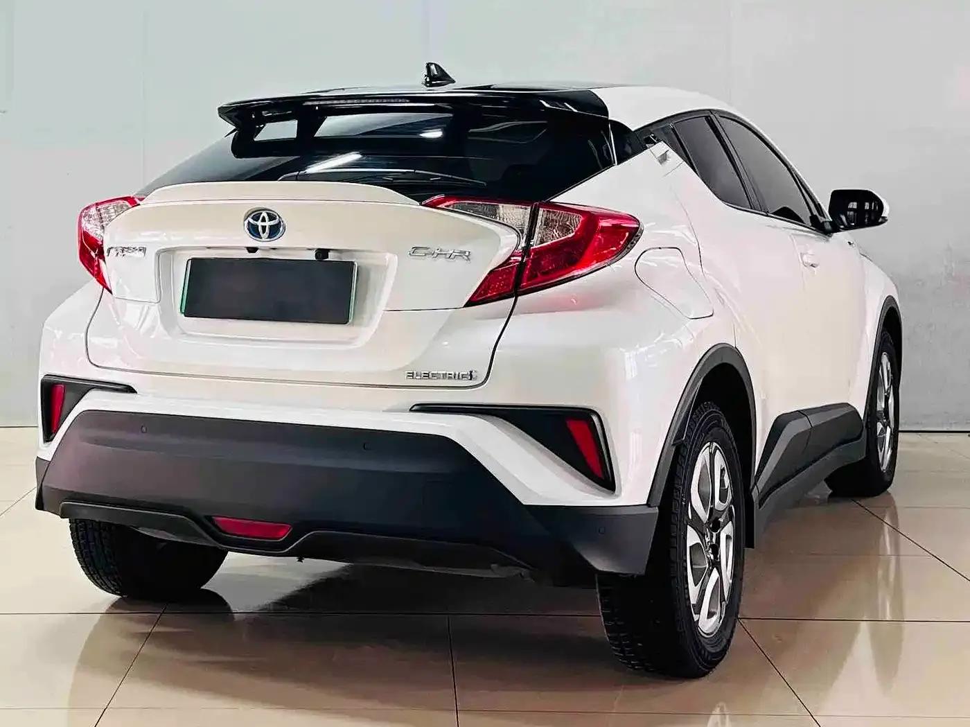 Toyota C-HR EV 2020 Luxury Sunroof Edition — миниатюра 6