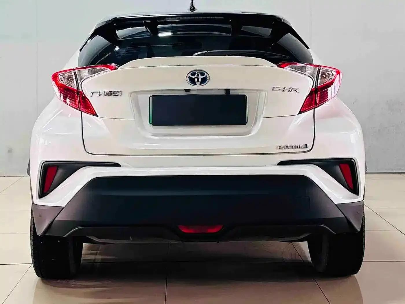 Toyota C-HR EV 2020 Luxury Sunroof Edition — миниатюра 7