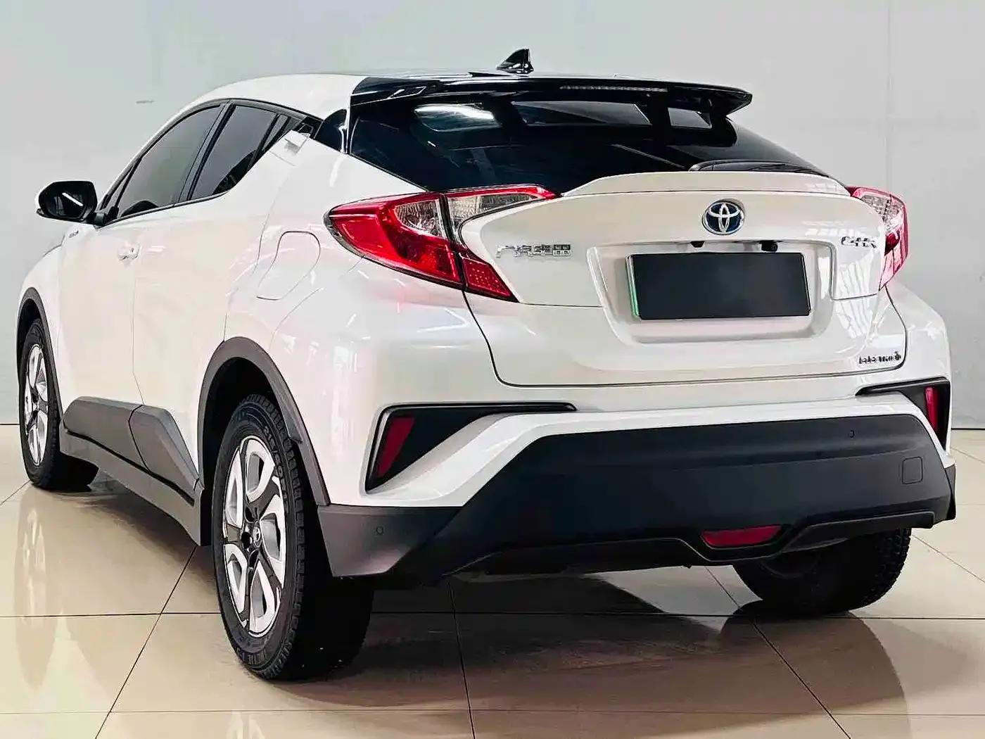 Toyota C-HR EV 2020 Luxury Sunroof Edition — миниатюра 8