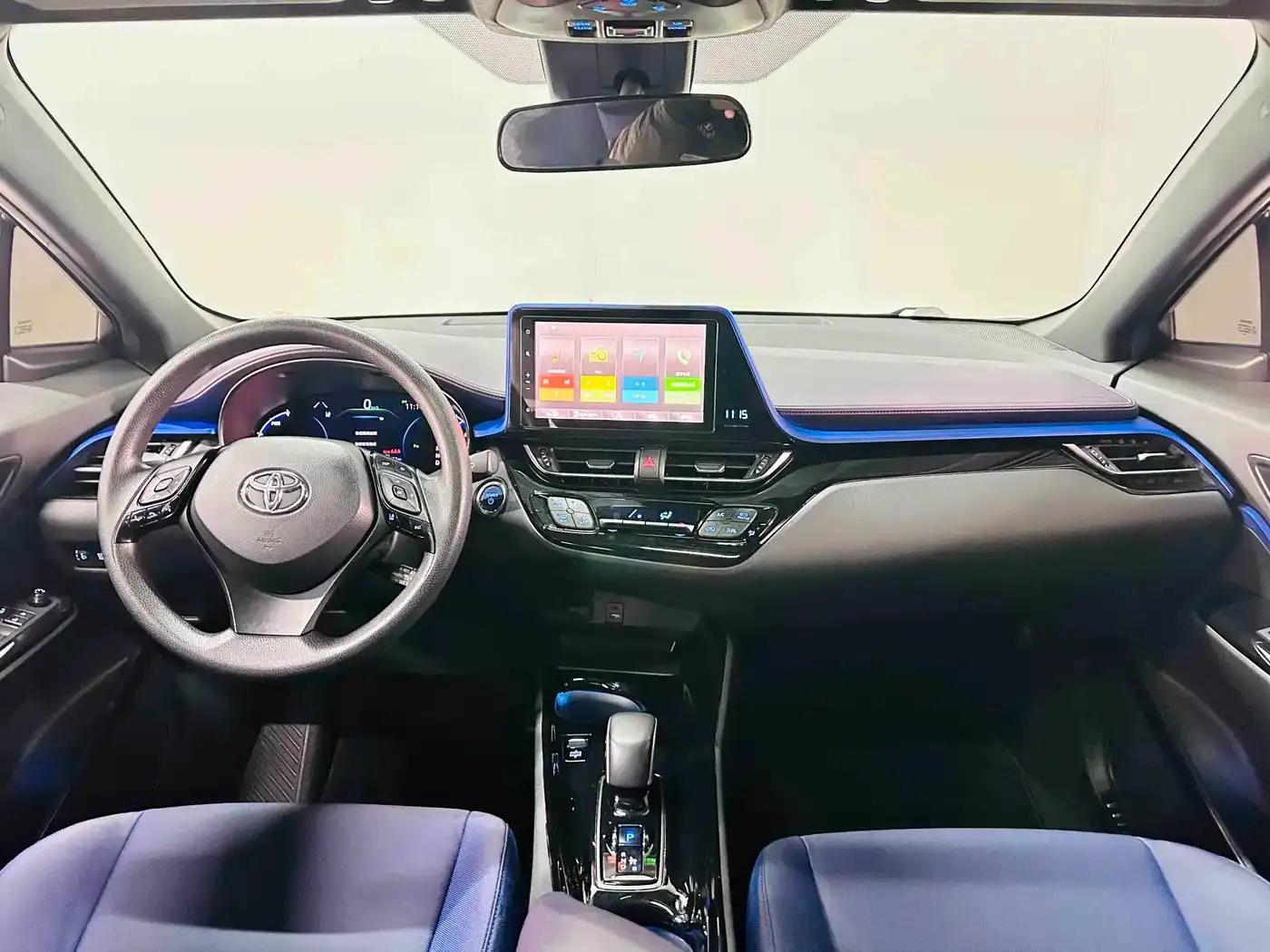 Toyota C-HR EV 2020 Luxury Sunroof Edition — миниатюра 9