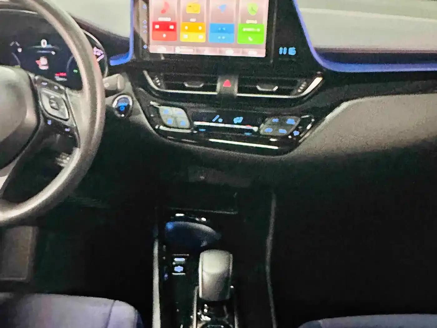 Toyota C-HR EV 2020 Luxury Sunroof Edition — миниатюра 10