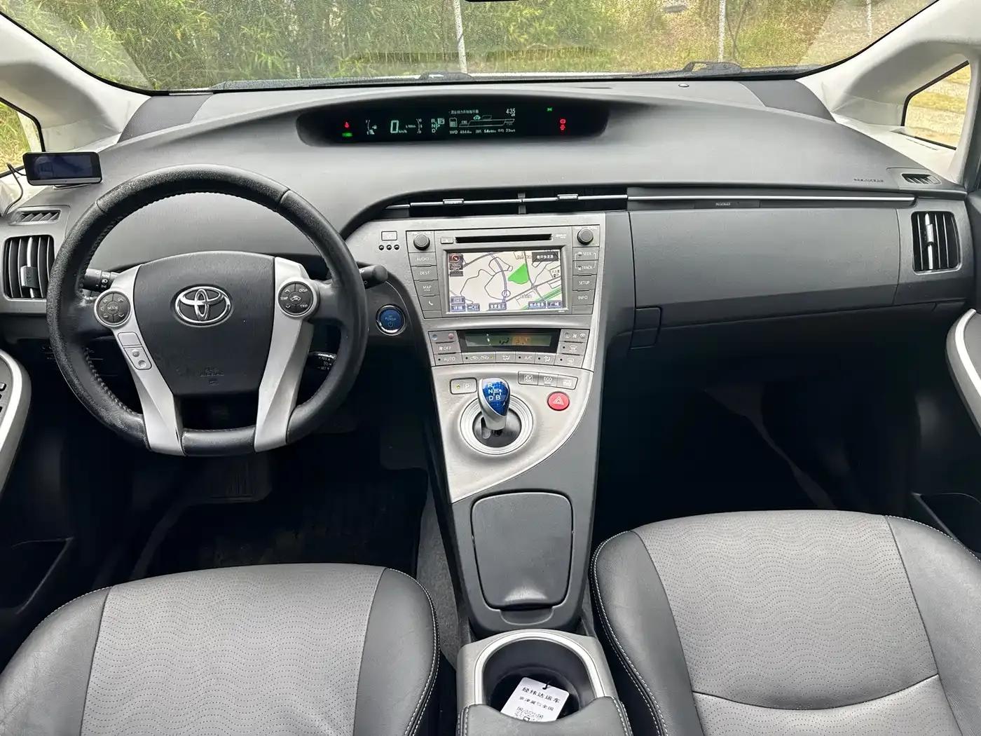 2012 Prius 1.8L Luxury Advanced Edition — миниатюра 14