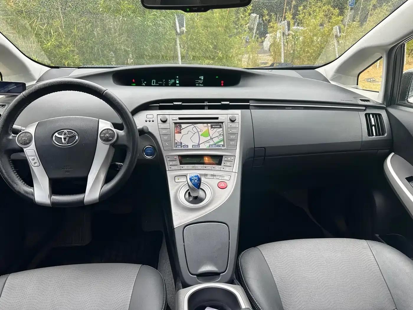 2012 Prius 1.8L Luxury Advanced Edition — миниатюра 15