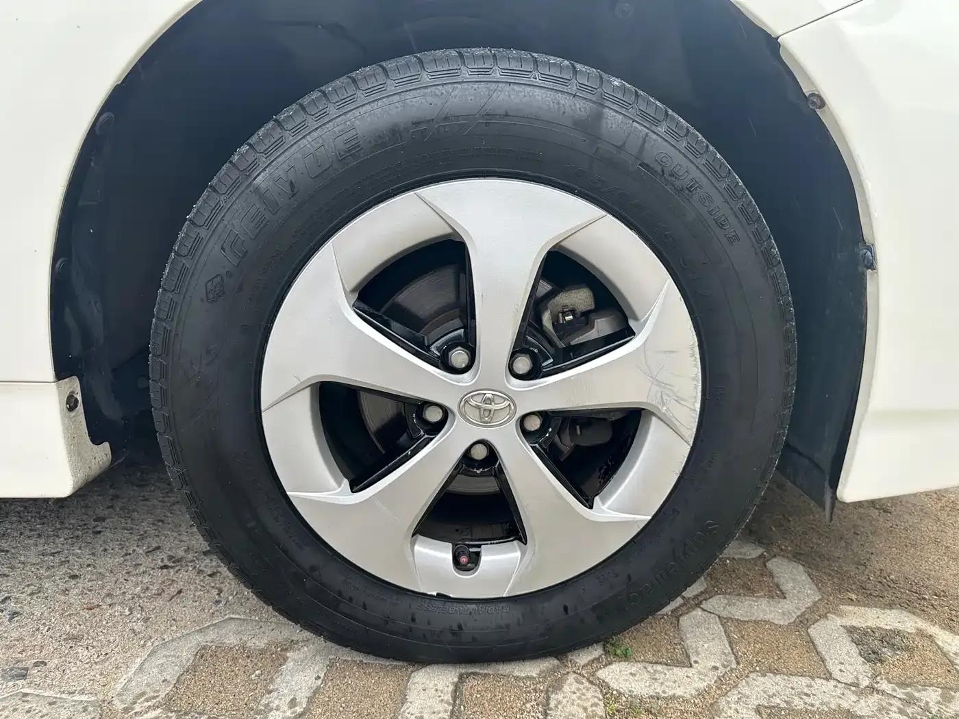 2012 Prius 1.8L Luxury Advanced Edition — миниатюра 16