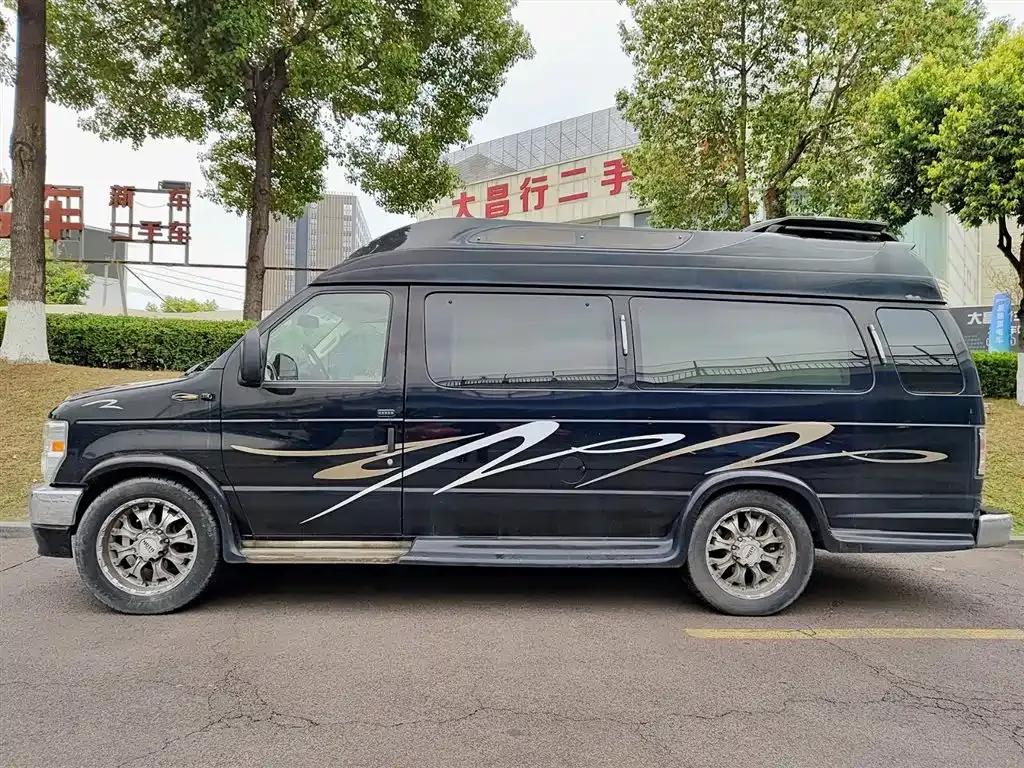 2013 Ford E350 5.4L US Spec — миниатюра 3