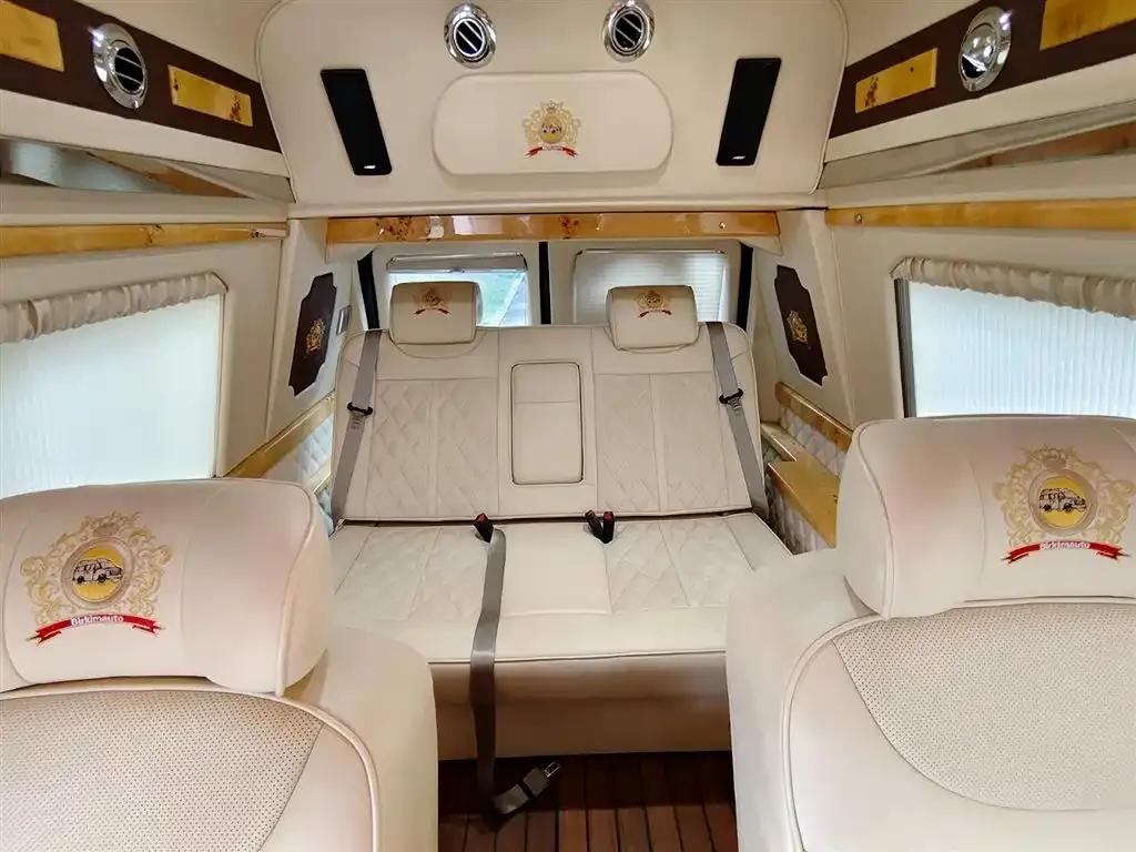2013 Ford E350 5.4L US Spec — миниатюра 9