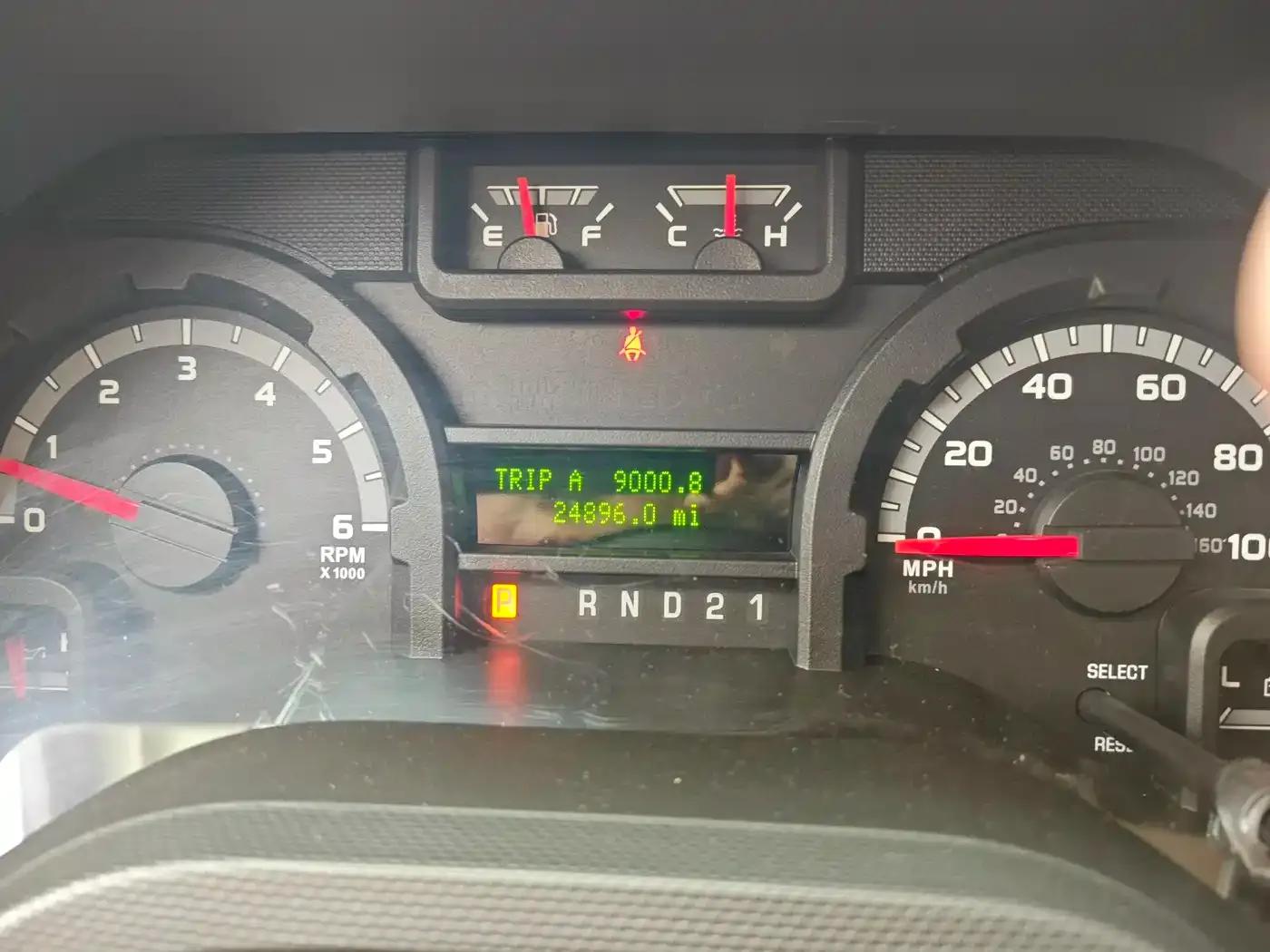 2011 Ford E350 5.4L Platinum Edition — миниатюра 11