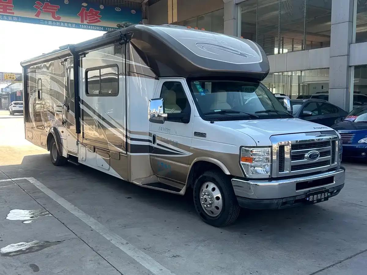 Ford E350 2011 5.4L Platinum Limited Edition — миниатюра 4