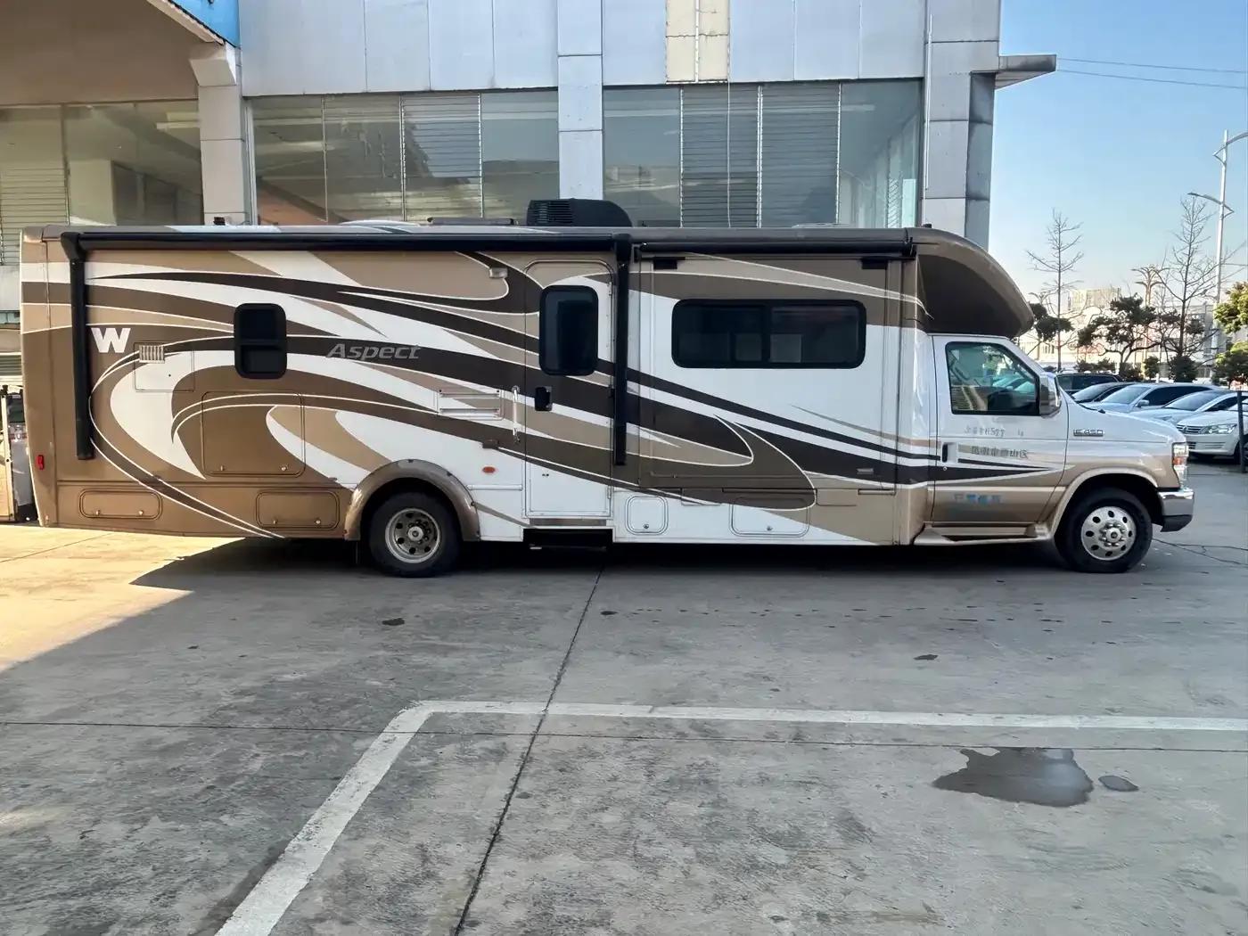 Ford E350 2011 5.4L Platinum Limited Edition — миниатюра 7
