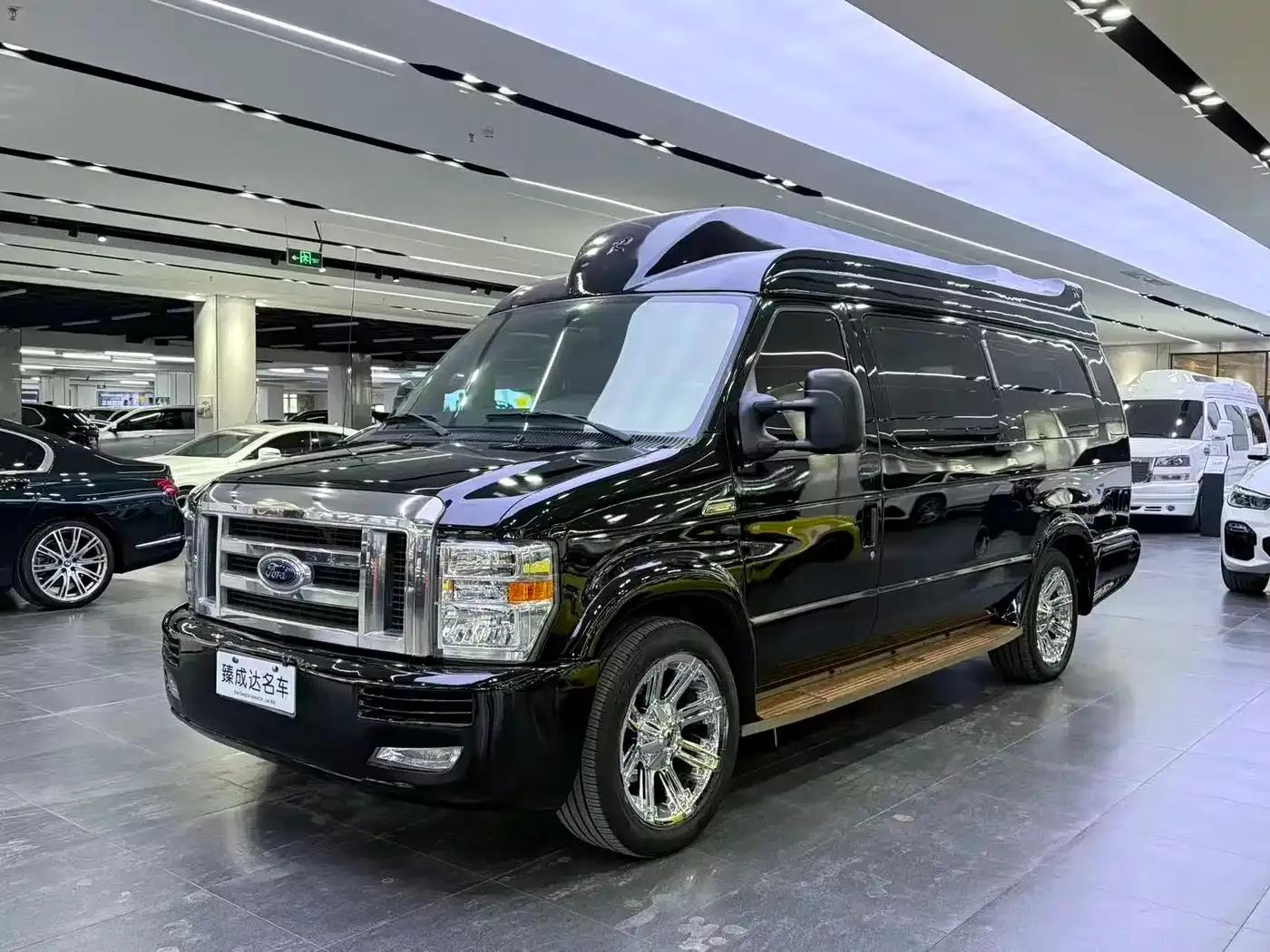 2017 Ford E350 5.4L Automatic — миниатюра 1