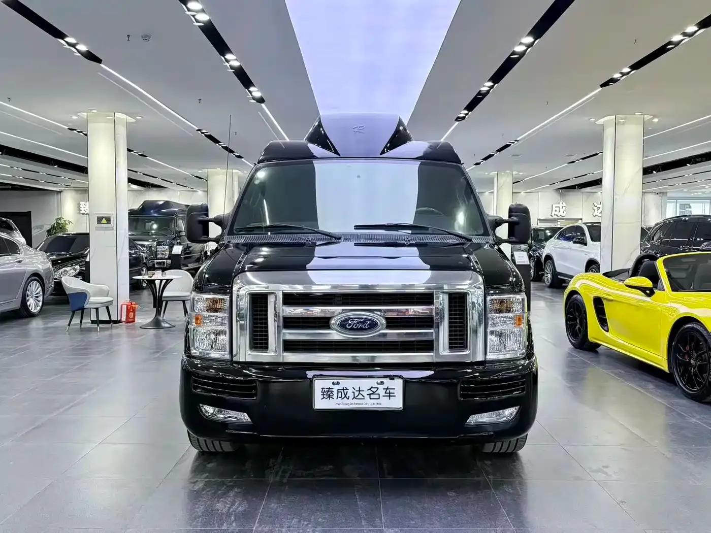 2017 Ford E350 5.4L Automatic — миниатюра 2