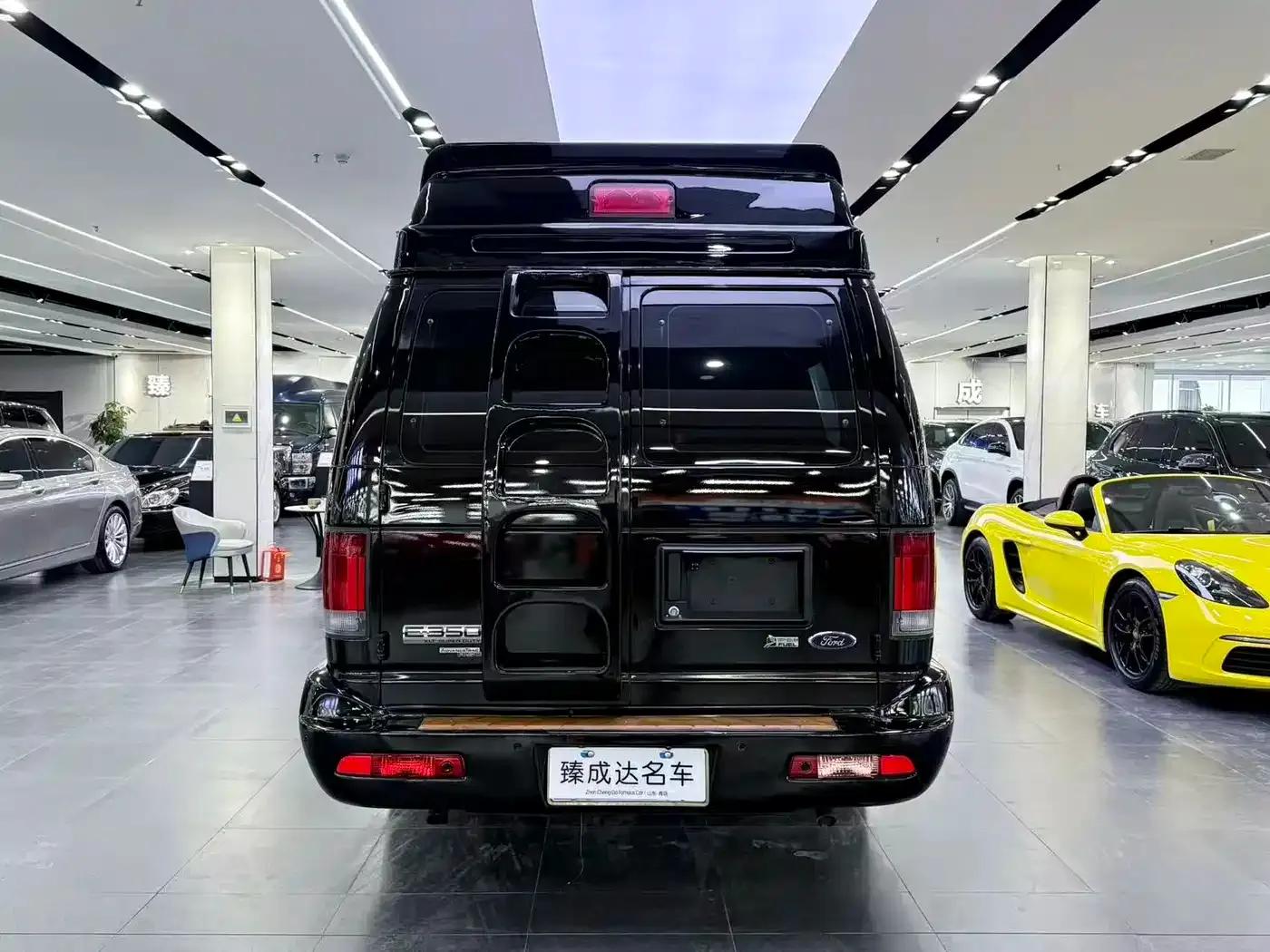 2017 Ford E350 5.4L Automatic — миниатюра 4