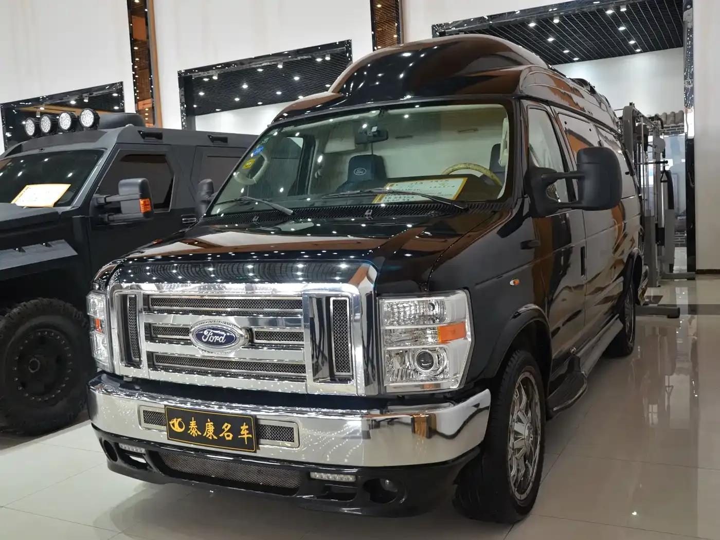 2017 Ford E350 5.4L Automatic — миниатюра 1