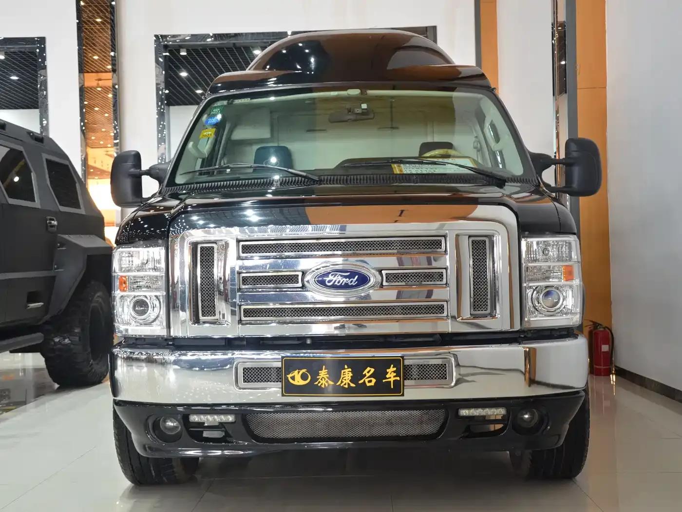 2017 Ford E350 5.4L Automatic — миниатюра 2