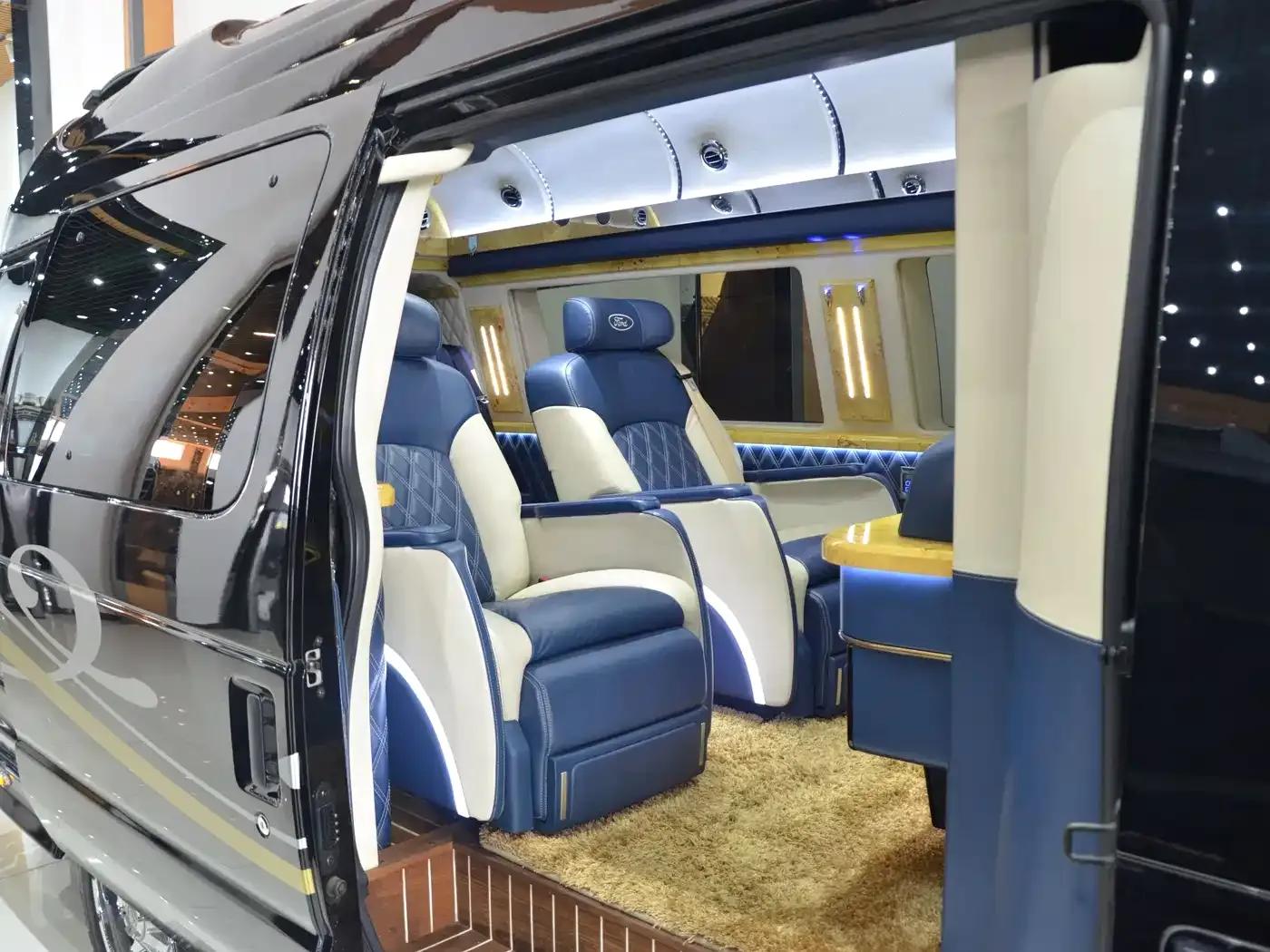 2017 Ford E350 5.4L Automatic — миниатюра 5