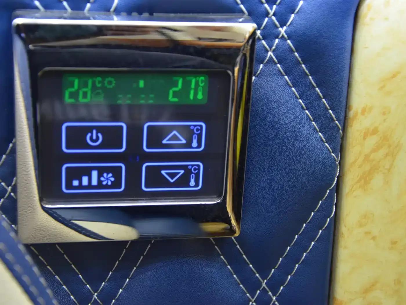 2017 Ford E350 5.4L Automatic — миниатюра 7