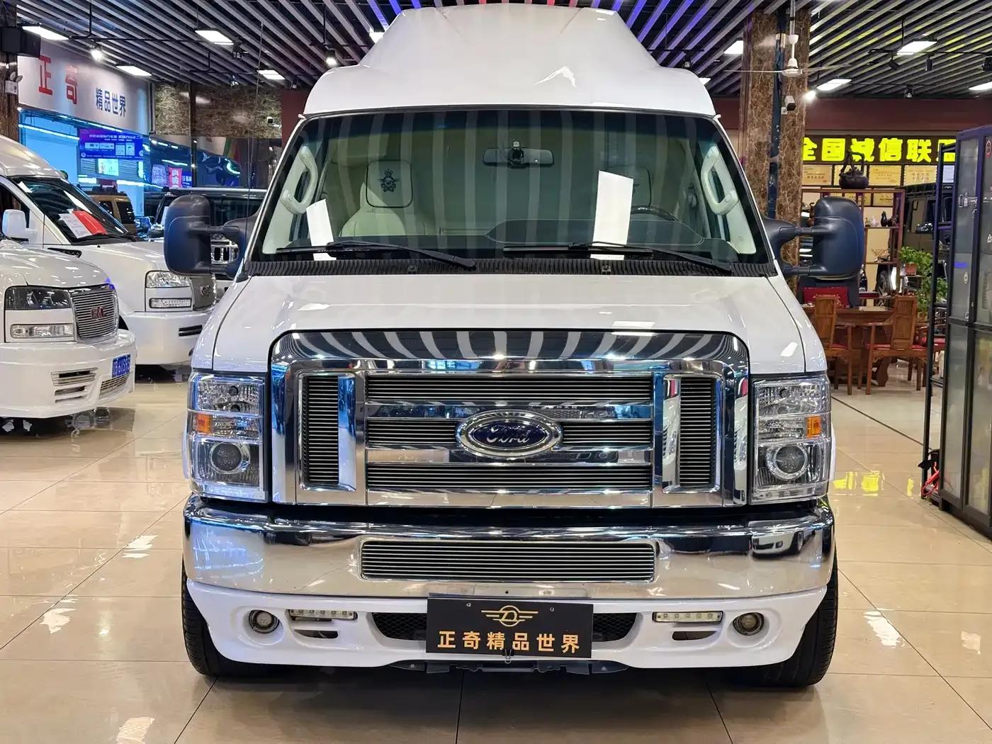 Ford E350 2011 5.4L Platinum Limited Edition — миниатюра 2